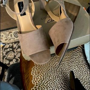 9.5 women’s beige sandal